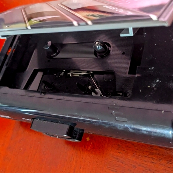 Vintage Sanyo MGR62 Portable Cassette Tape Player | Great Condition - Picture 4 of 7